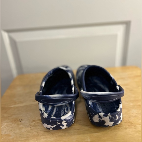 Crocs - Picture 4 of 5